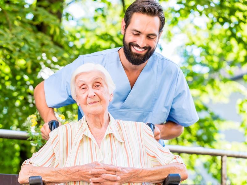 Quais os Cuidados Essenciais na Desospitalização Geriátrica?